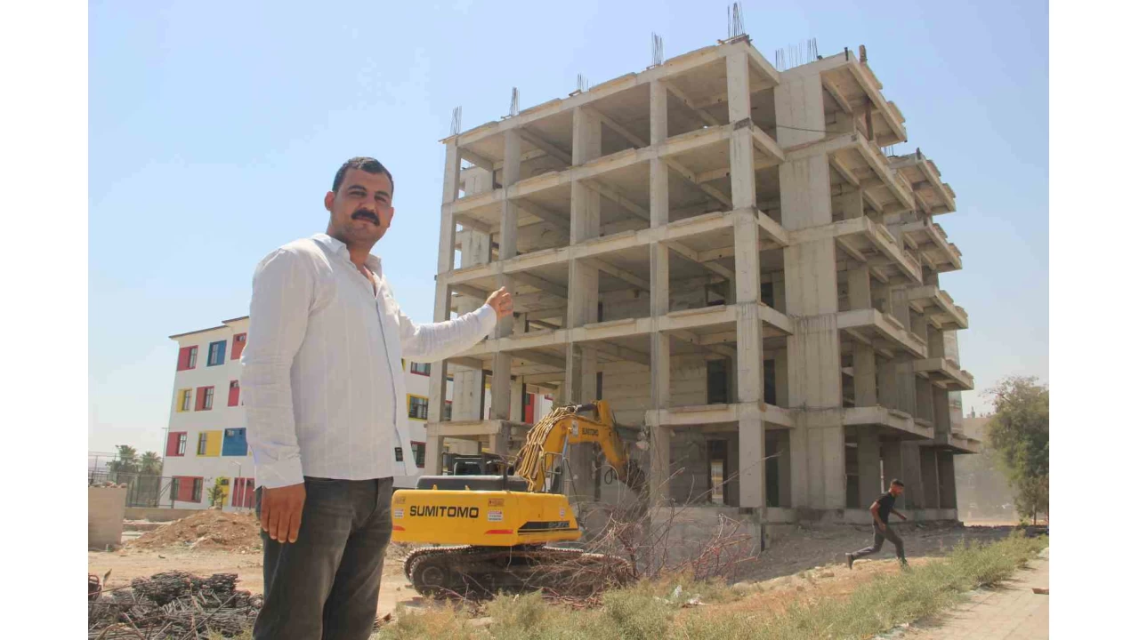 M�teahhit kendisini ihbar etti: Bina m�h�rlenerek y�k�m� yap�ld�