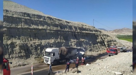 Nallıhan-Ankara karayolunda tır alev aldı