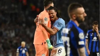 Nathan Ake'den Ederson'a sitem