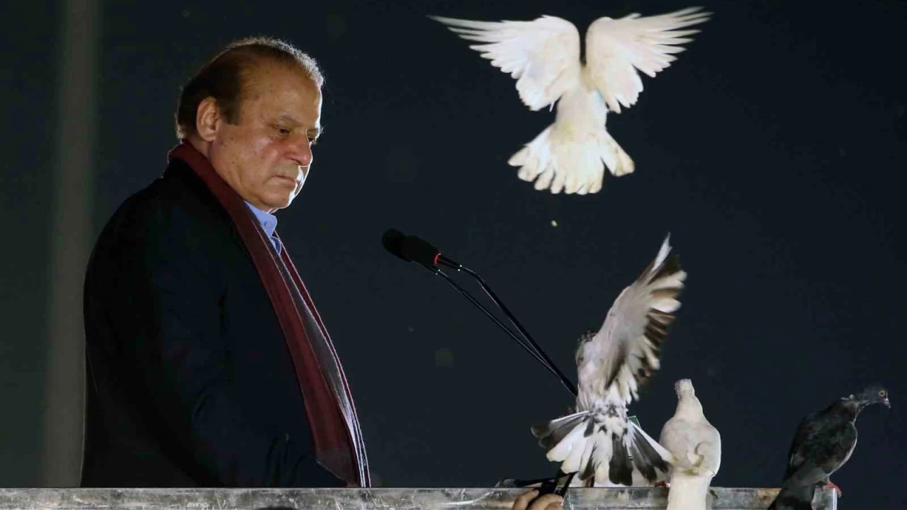 Navaz �erif'in �m�r boyu olan se�im yasa�� kald�r�ld�