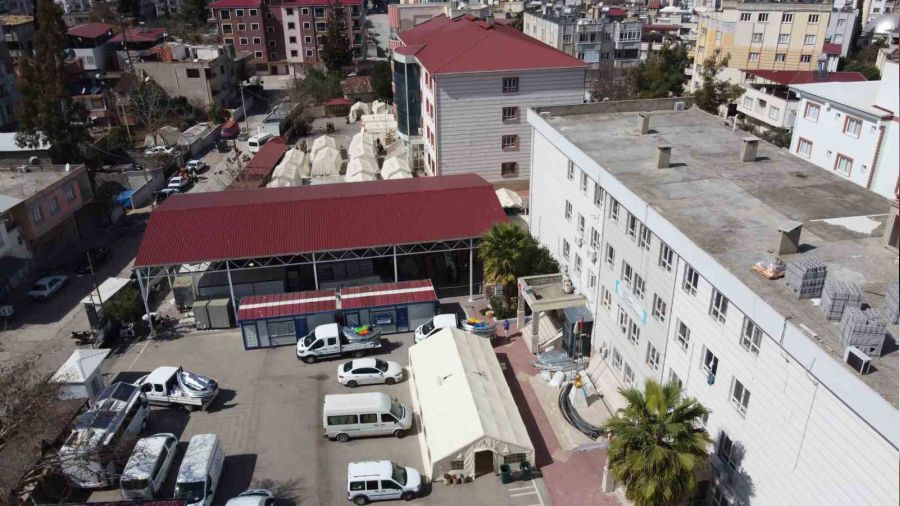 ��rencilerde okul heyecan�, velilerde deprem korkusu