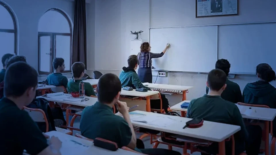 Okul korkusu ayr�l�k kayg�s�yla besleniyor