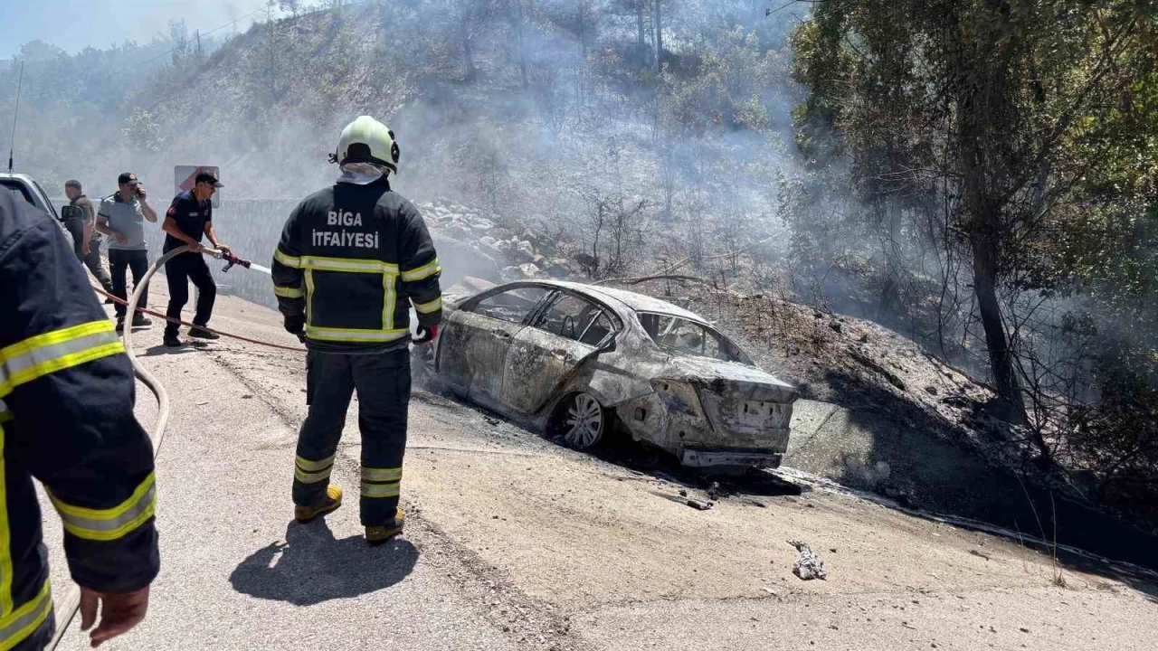 Otomobil istinat duvarına çarptı: Araçta sıkışan baba yanarak can verdi
