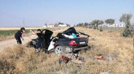 Otomobil tıra arkadan çarptı: 3 ölü, 1 yaralı
