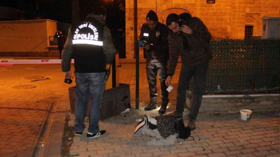 Otopark giri�inde ��pheli �anta alarm�