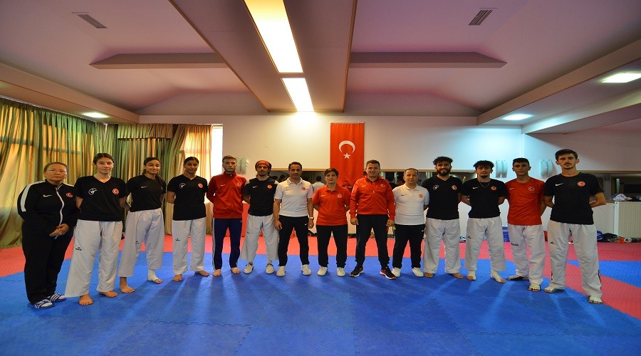 "Paralimpik Tekvando Milli Tak�m�" gururland�rmaya devam ediyor