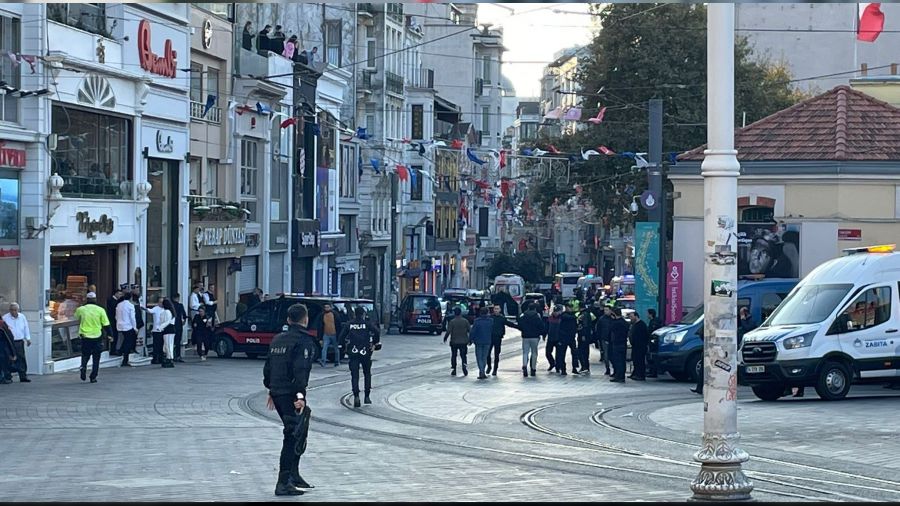 Patlamaya yayın yasağı getirildi, Twitter yavaşladı