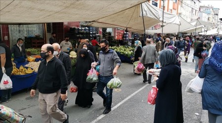 Pazar yerinde içki satıyordu