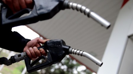 Petrol düşerken, mazota niye zam?