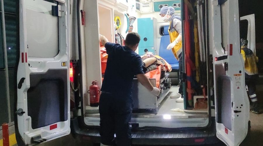 Pompal� deh�eti...Tart����� �ahs� aya��ndan vurup etraf�na ate� etti