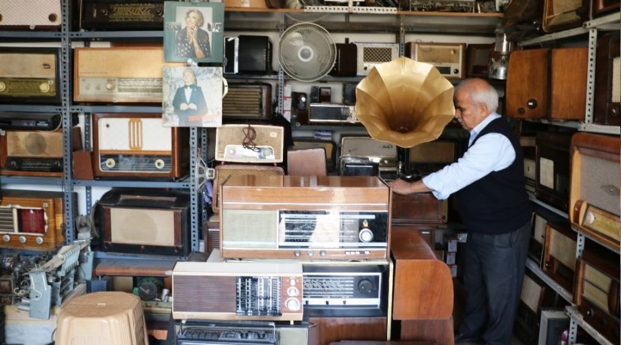 Radyoların arasında geçen bir ömür