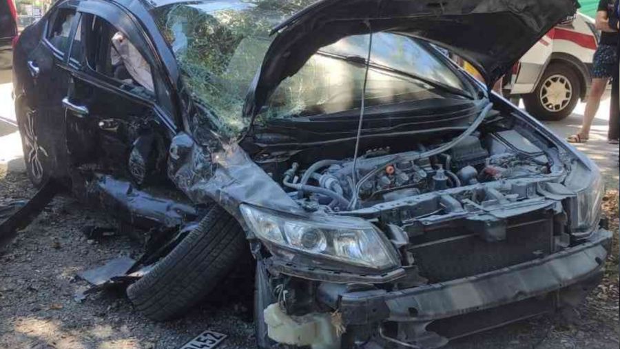 Sakarya'da otomobil panelvanla kafa kafaya �arp��t�: 8 yaral�