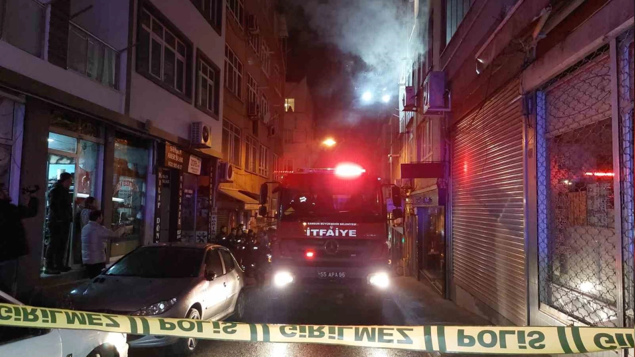 Samsun'da ev yangınında dumandan 11 kişi etkilendi
