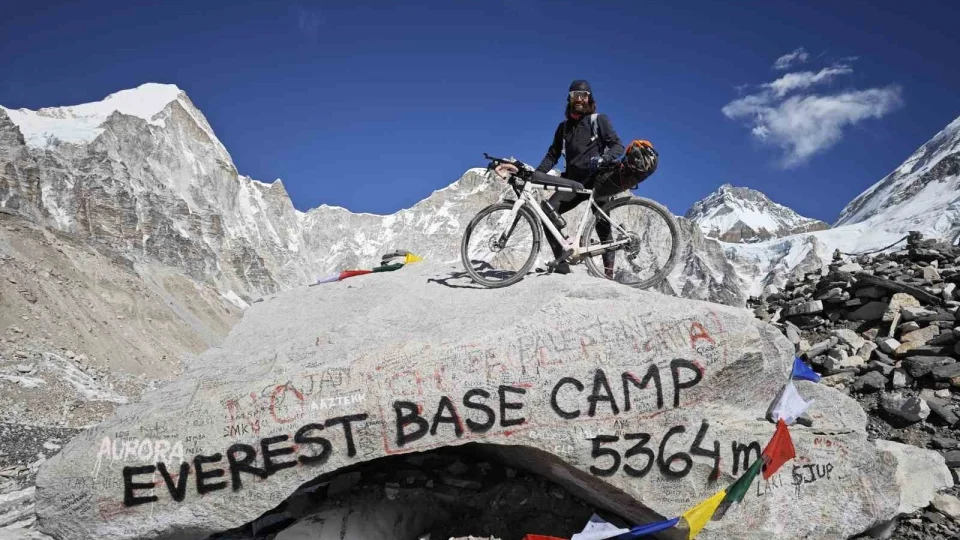 Samsun'dan d�nyan�n zirvesine 7 bin kilometrelik pedal