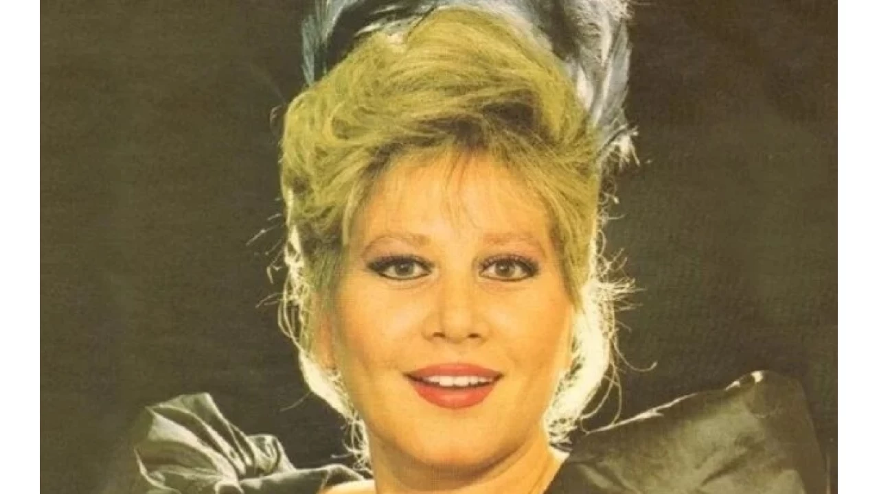 Sanatçı Muazzez Abacı vefat etti