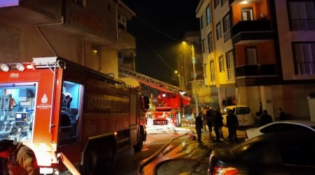 Sancaktepe'de iş yerinde korkutan yangın