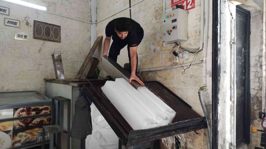 Şanlıurfa'da buz satışları iki katına çıktı