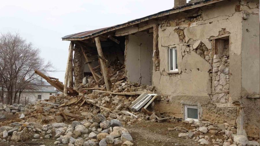 Sar�z'da hasar tablosu g�n ge�tik�e ortaya ��k�yor