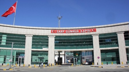 Sarp Sınır Kapısı'ndan geçiş rekoru kırıldı