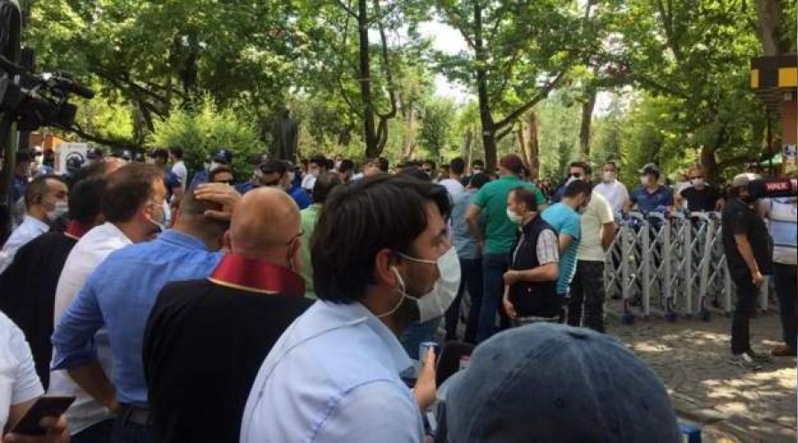 Savunma nöbetine polis müdahalesi