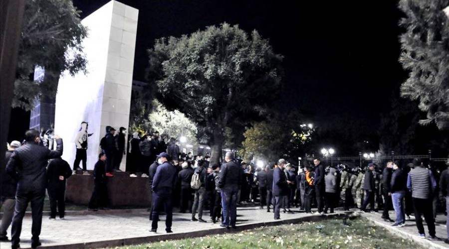 Seçimden sonra Kırgızistan karıştı