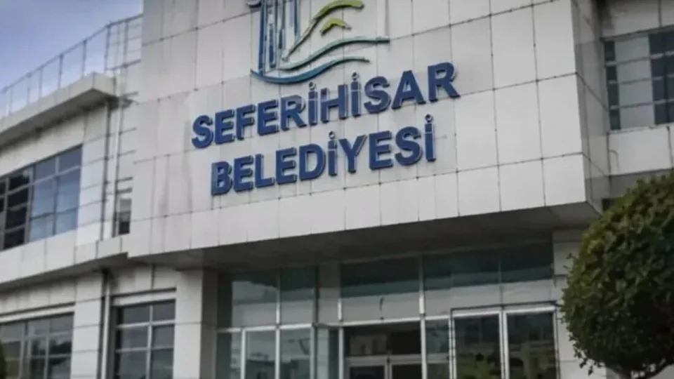 Seferihisar Belediyesine yönelik operasyonda 47 şüpheli adliyede