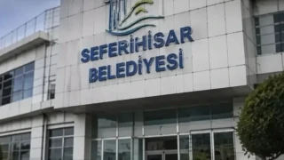 Seferihisar Belediyesine y�nelik operasyonda 47 ��pheli adliyede