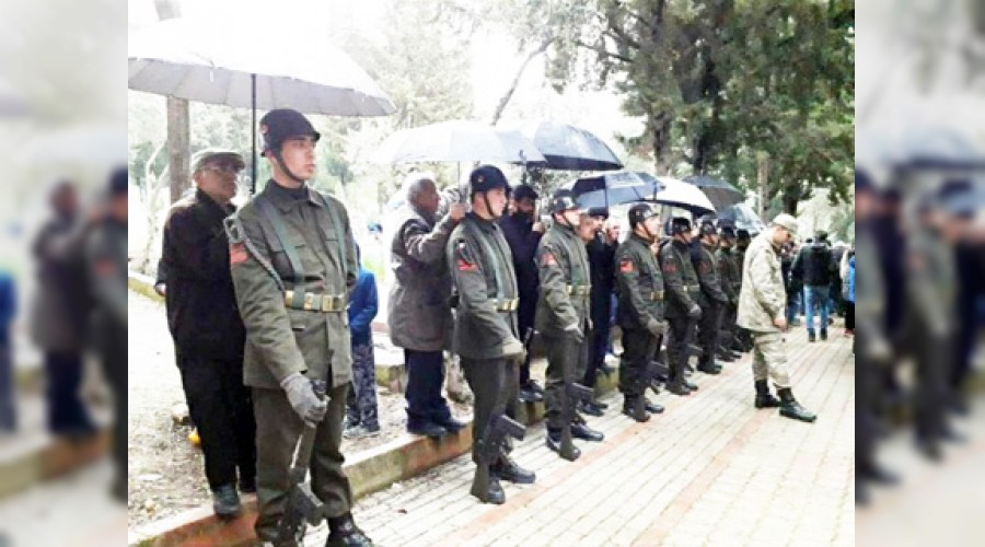 Şehit cenazesinde duygulandıran fotoğraf