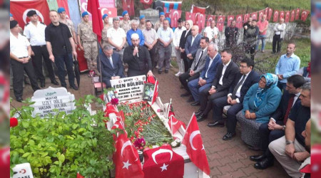 Şehit Eren Bülbül mezarı başında anıldı