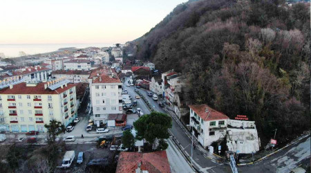 Sel felaketi heyelanı tetikledi