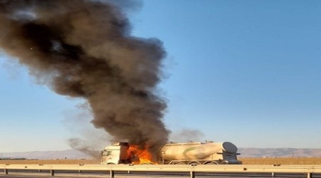 Seyir halindeki LPG tankeri alev ald