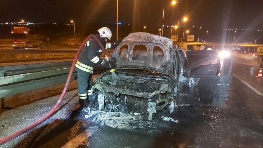 Seyir halindeki otomobil alev topuna dnd