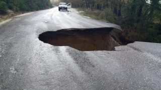 iddetli yata debisi artan iki dere tat, yollar su altnda kald