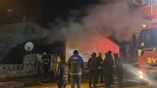 Sivas'ta devrilen elektrikli soba yangna neden oldu