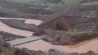 Siverek'te şiddetli yağış nedeniyle sulama barajı patladı