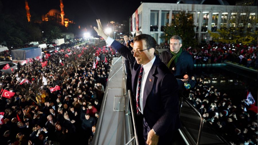 Siyasi yasağa büyük tepki