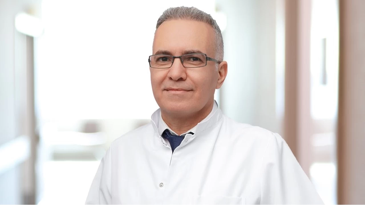'Skolyozun çocuklukta fark edilmesi tedavide kritik önem taşıyor'