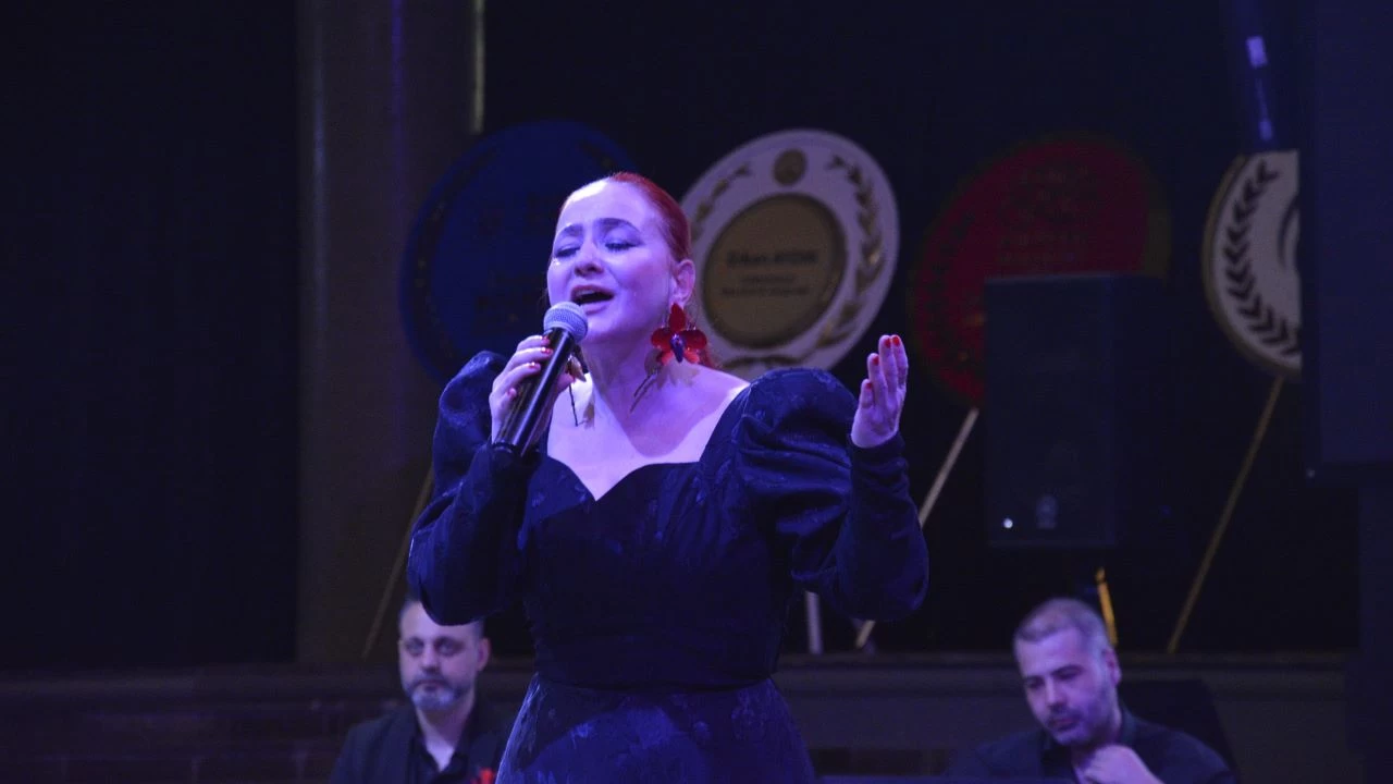 Solist Zeynep Kır Bursa'da sahne aldı