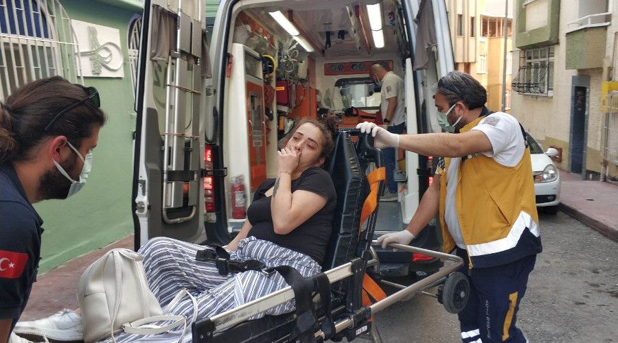 "Sosyal medya hesaplar�m� �ald�n" kavgas�nda gen� kad�n hastanelik oldu