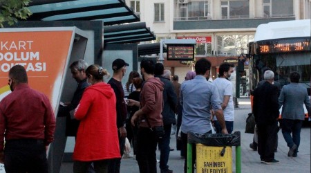 Sosyal mesafeyi kimse takmadı!