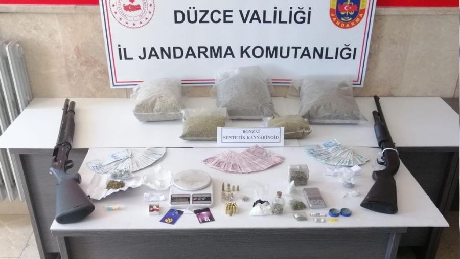 Suç örgütü çökertildi: 17 gözaltı
