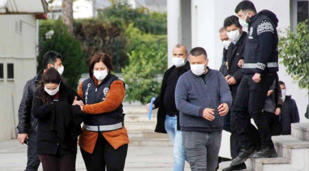 Suçu ölen babasının üstüne atıp beraat etti