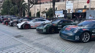 Sultanahmet Meydan'nda 'Gumball 3000 Rallisi' sergisi