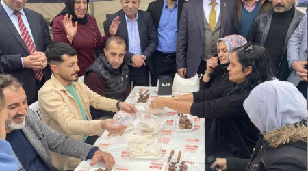 Sultangazi'de Erzurum Cağ Kebabı ve İspir Kuru Fasulyesi festivali başladı