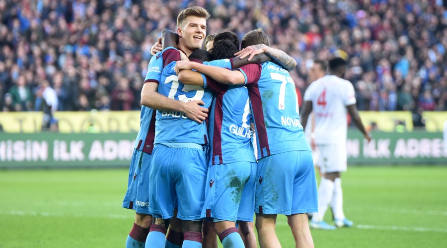 Sper Ligin yeni lideri Trabzonspor