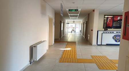 Şüpheli şahıs karakolda 3 polis yaraladı
