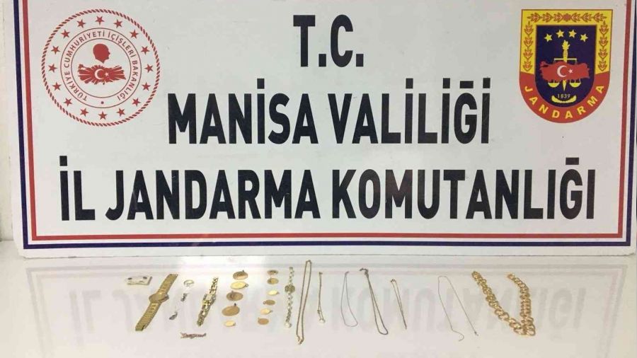 Tadilat yaptıkları evden altın çaldılar