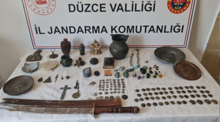 Tarihi eser kaçakçılarından müze çıktı