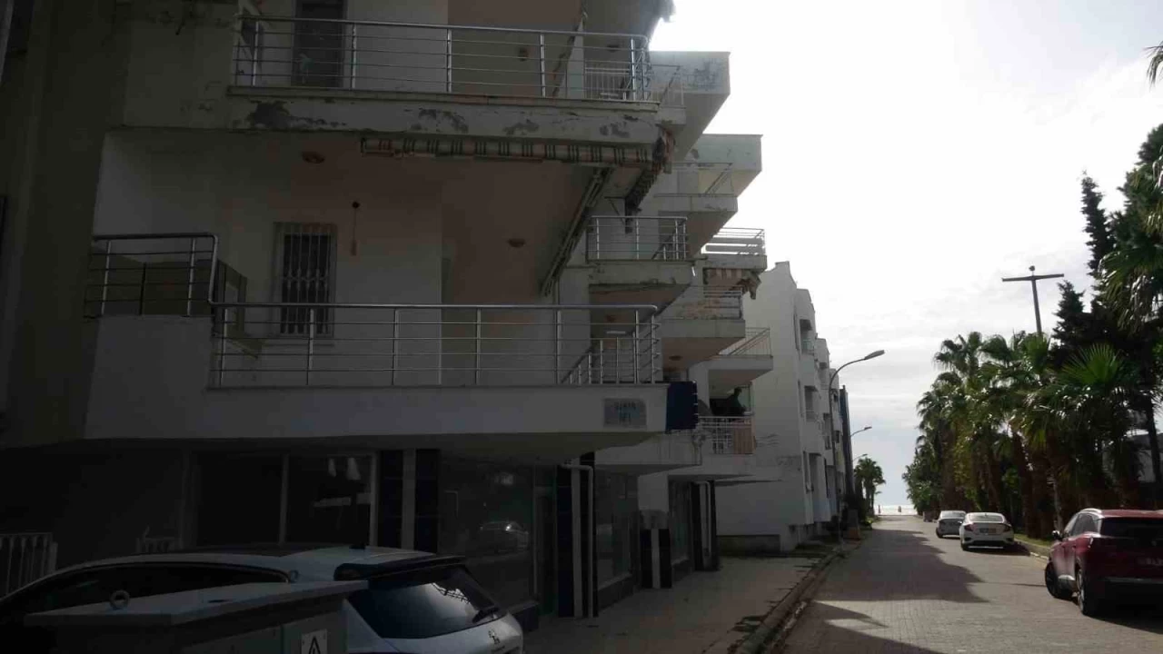 Tatil yapıp yazlık daireleri soymuşlardı: 2 sevgili tutuklandı