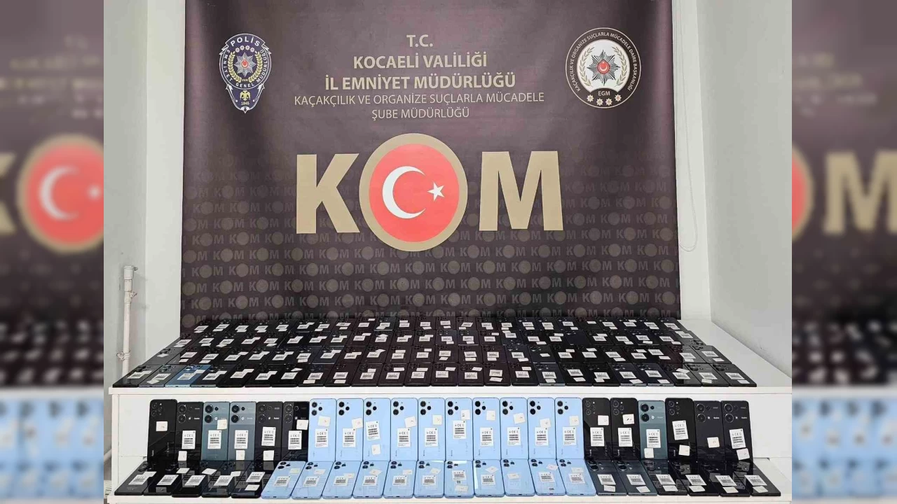 TEM'de bir araçta 140 adet kaçak cep telefonu ele geçirildi